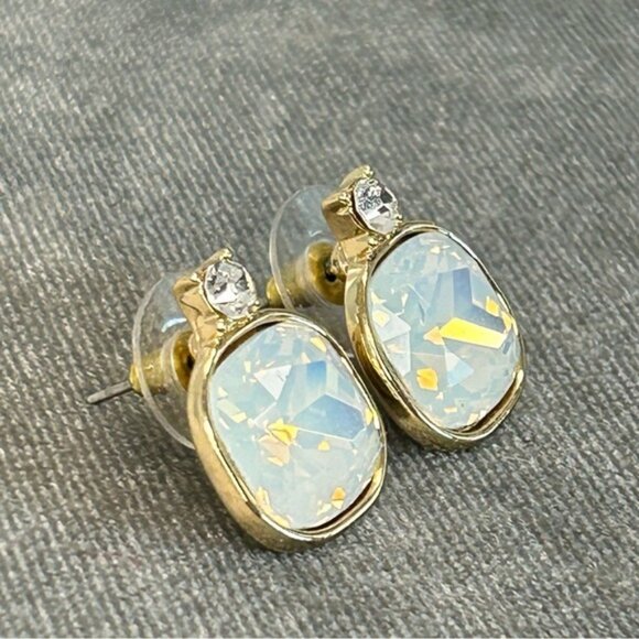 Square goldtone clear opalescent Crystal rhinestone cubic zirconia stud - Picture 2 of 7
